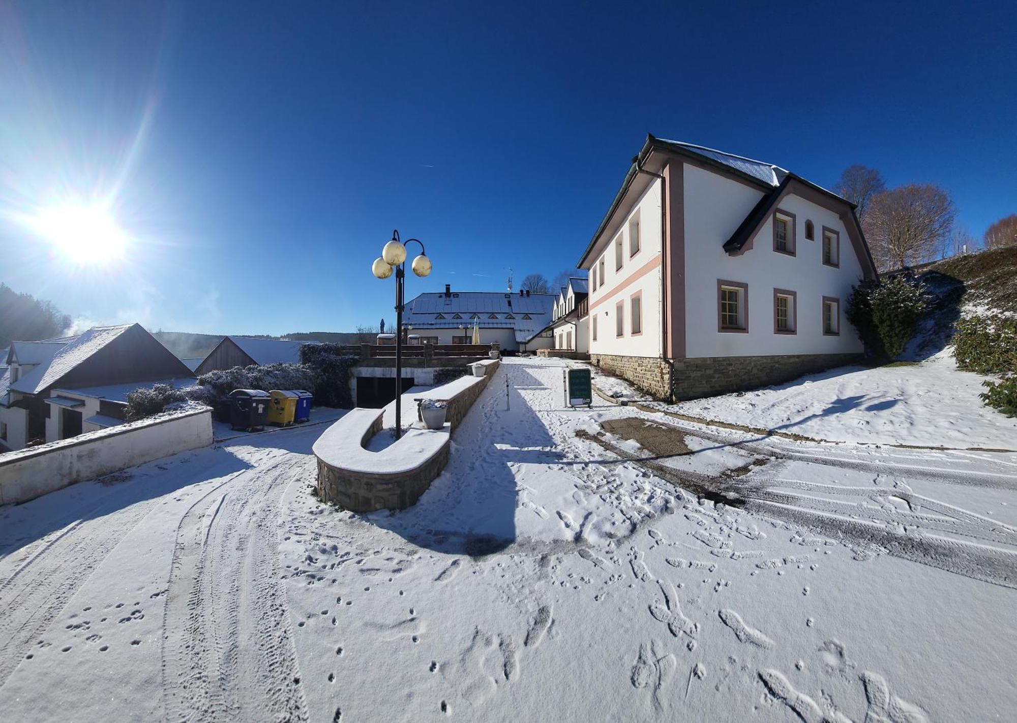 Hotel Zlaty Potok Nicov  Exterior foto