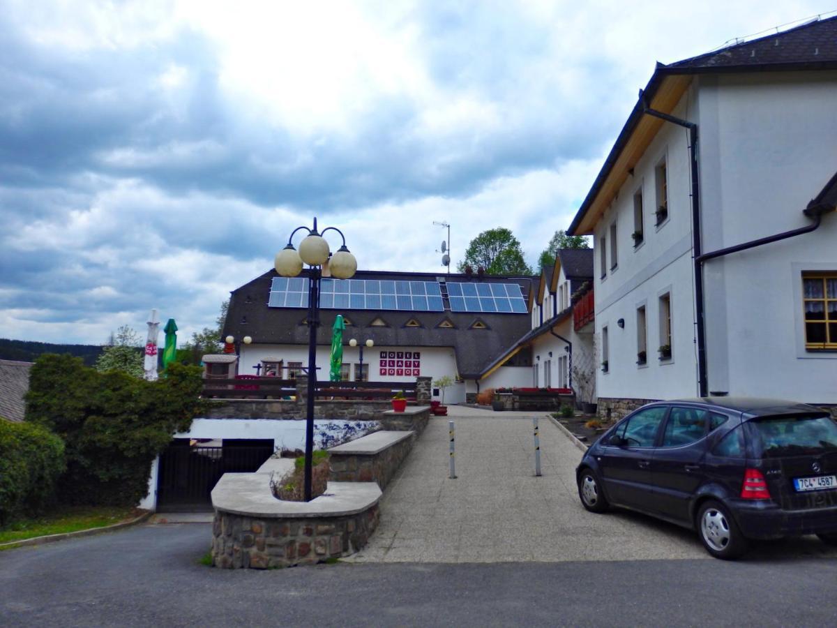 Hotel Zlaty Potok Nicov  Exterior foto